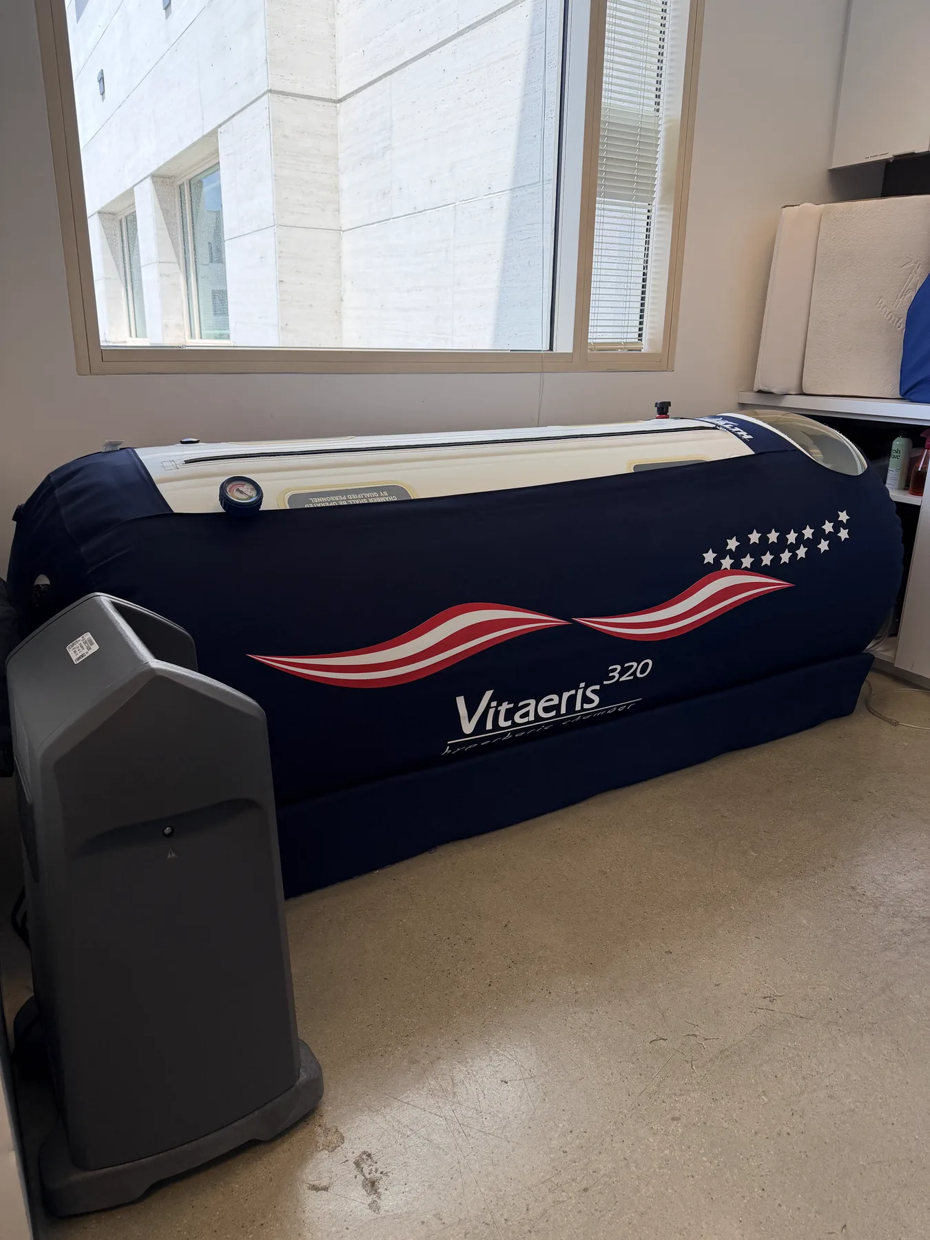 Hyperbaric oxygen chamber at LA Chiro Care